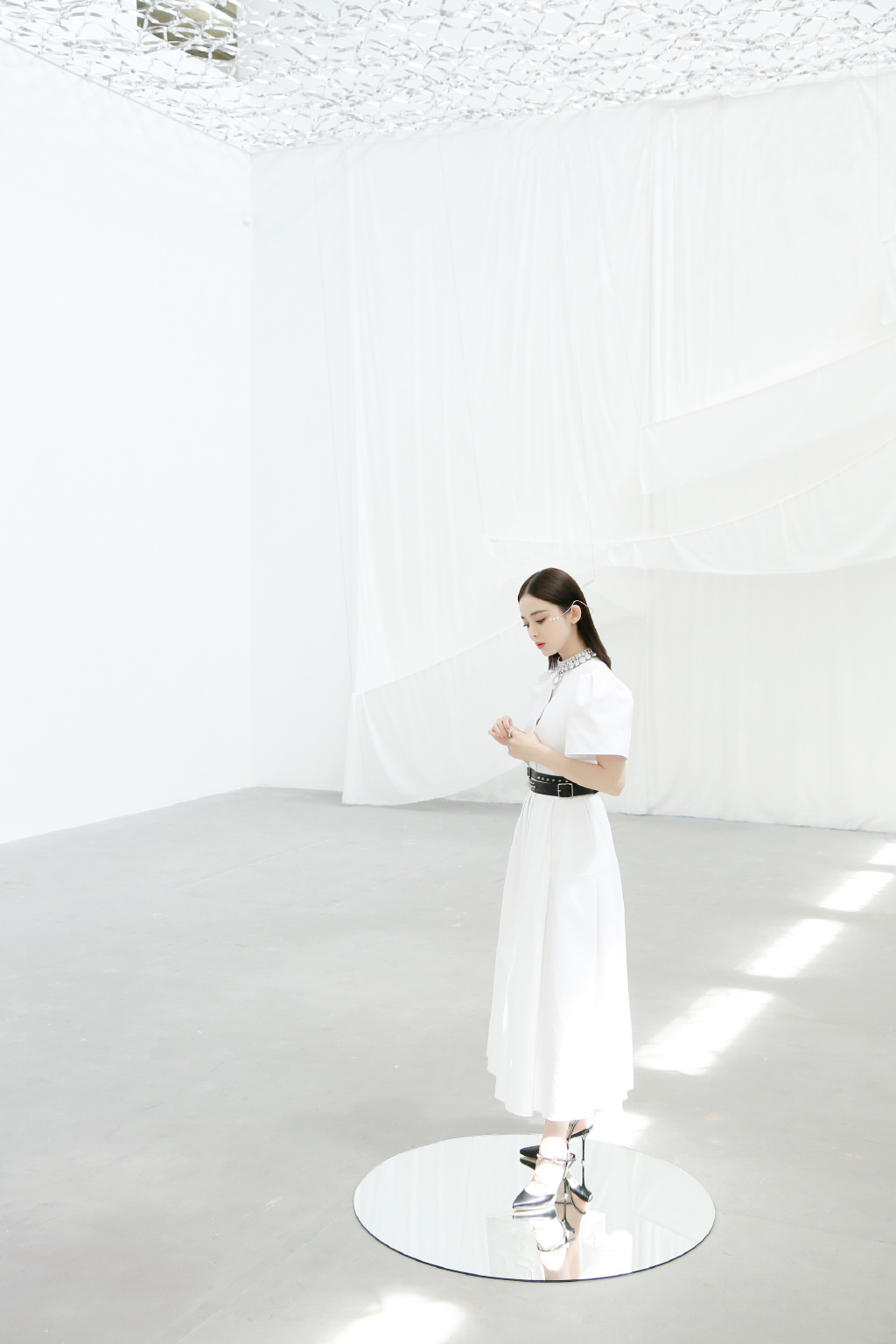 中国内地新疆乌鲁木齐市影视女演员古力娜扎微博之夜性感甜美写真图片图片