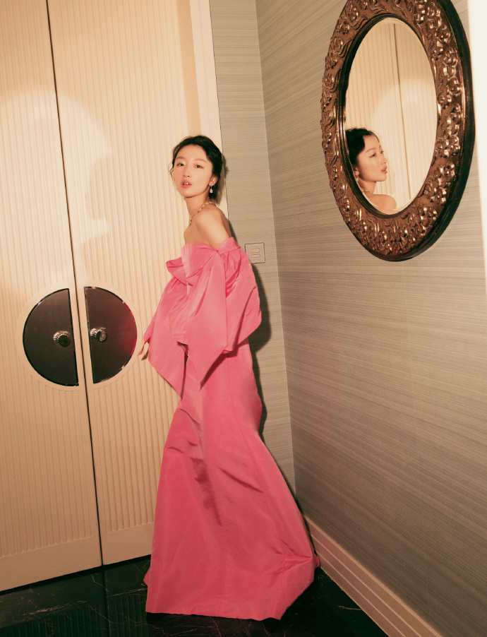 高清中国内地影视河北省石家庄女演员周冬雨纯白甜美唯美高清桌面壁纸图片