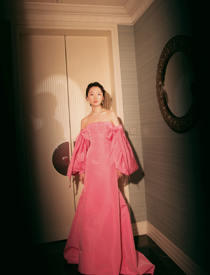 高清中国内地影视河北省石家庄女演员周冬雨纯白甜美唯美高清桌面壁纸图片