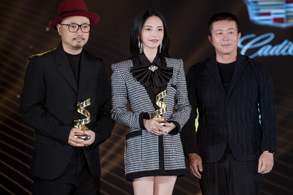 高清中国内地福建省泉州女演员姚晨性感清爽写真图片桌面壁纸图片