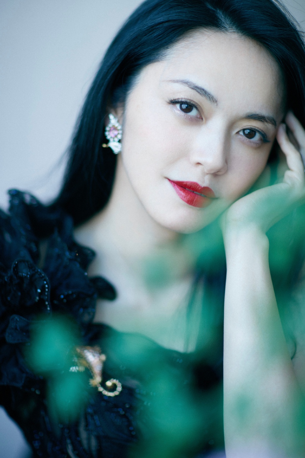 姚晨黑色人鱼高衩裙写真图片图片