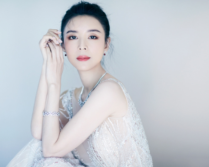 中国内地福建永安女演员张静初亚洲电影节优雅图片图片
