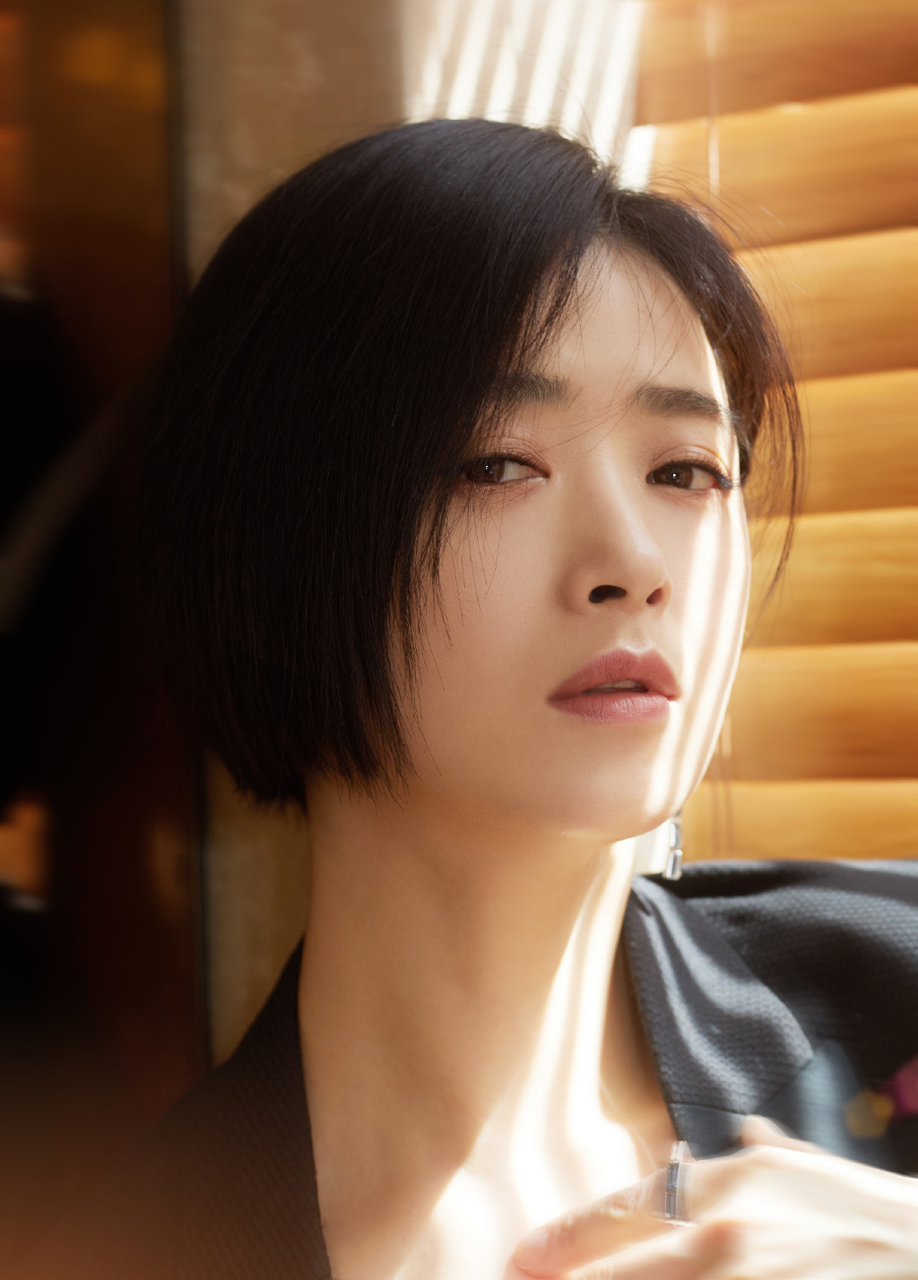高清内地祖籍湖南益阳女演员华妃蒋欣诠释性感中的小清新时尚唯美写真图片