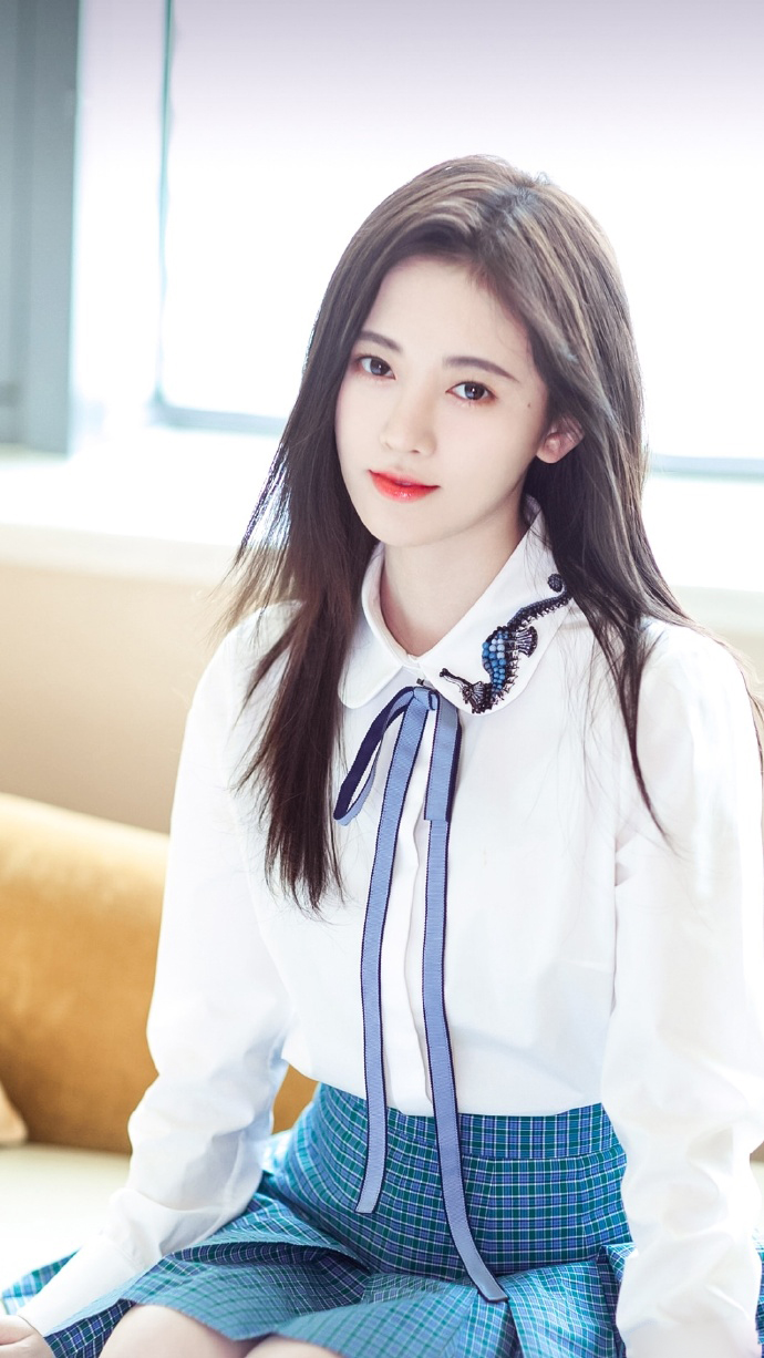 鞠婧祎图片