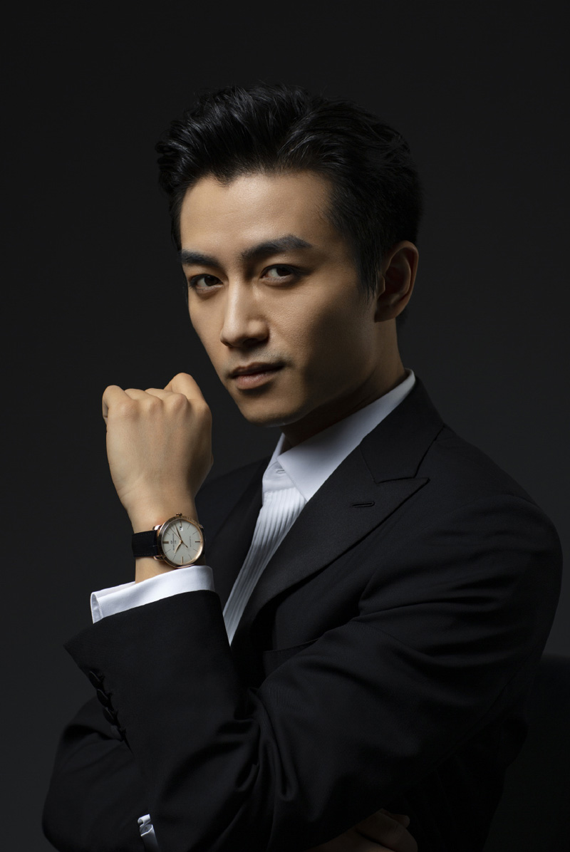 中国内地男演员陈晓秋冬儒雅写真贵族范儿十足图片
