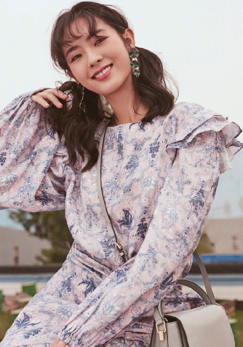 高清中国内地北京朝阳女演员邢菲时尚摩登写真图片桌面壁纸图片