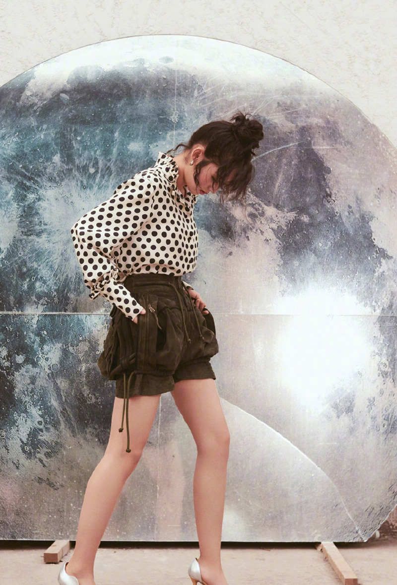 高清中国内地北京朝阳女演员邢菲时尚摩登写真图片桌面壁纸图片 高清中国内地北京朝阳女演员邢菲时尚摩登写真图片桌面壁纸图片