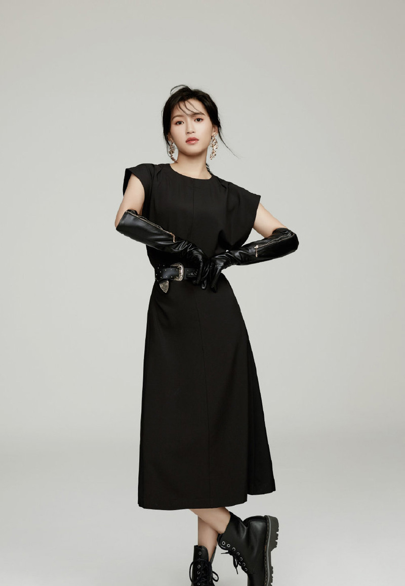 高清湖南衡阳美女气质美女苏青白色系珠宝写真图片图片