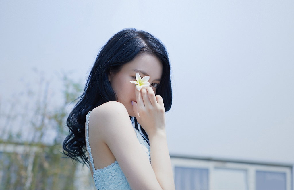 高清女星李诗颖巴黎时装周优雅甜美写真图片图片
