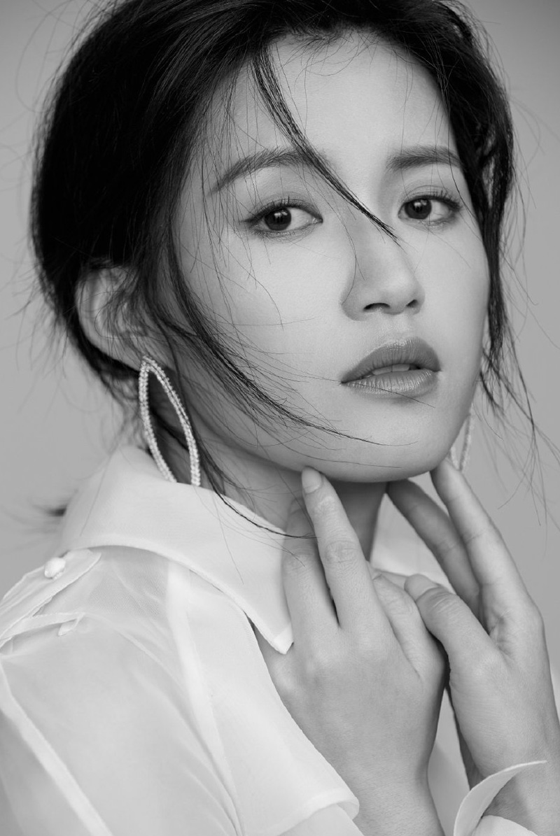 高清湖南衡阳美女气质美女苏青白色系珠宝写真图片图片