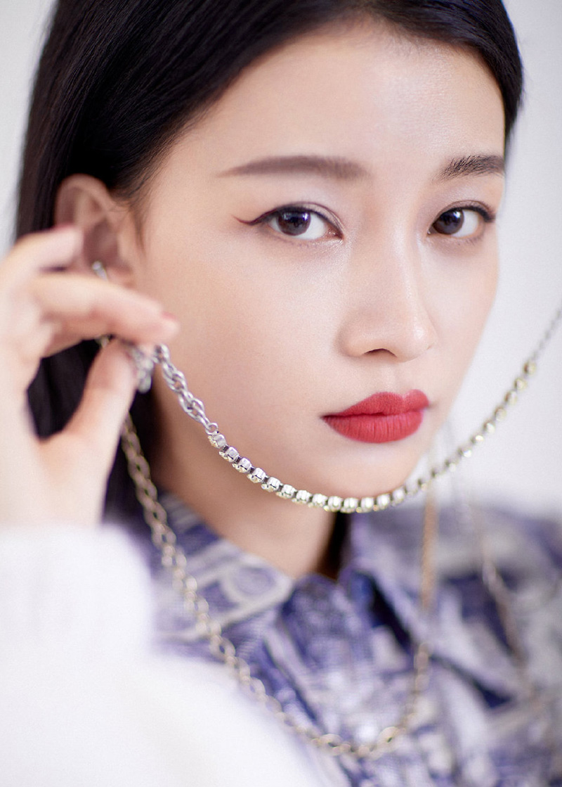 林省通化市集安女明星孙怡妩媚动人时尚写真大片图片