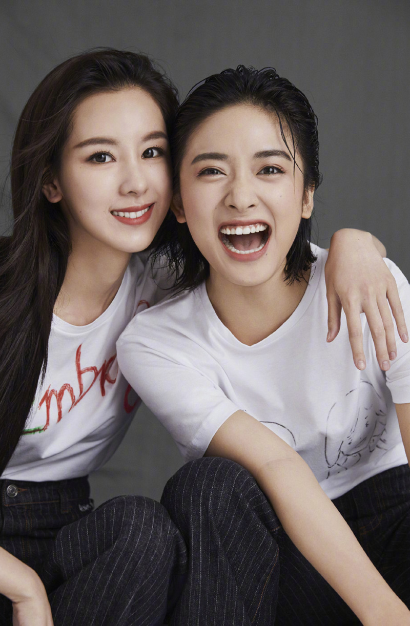 美女沈月图片