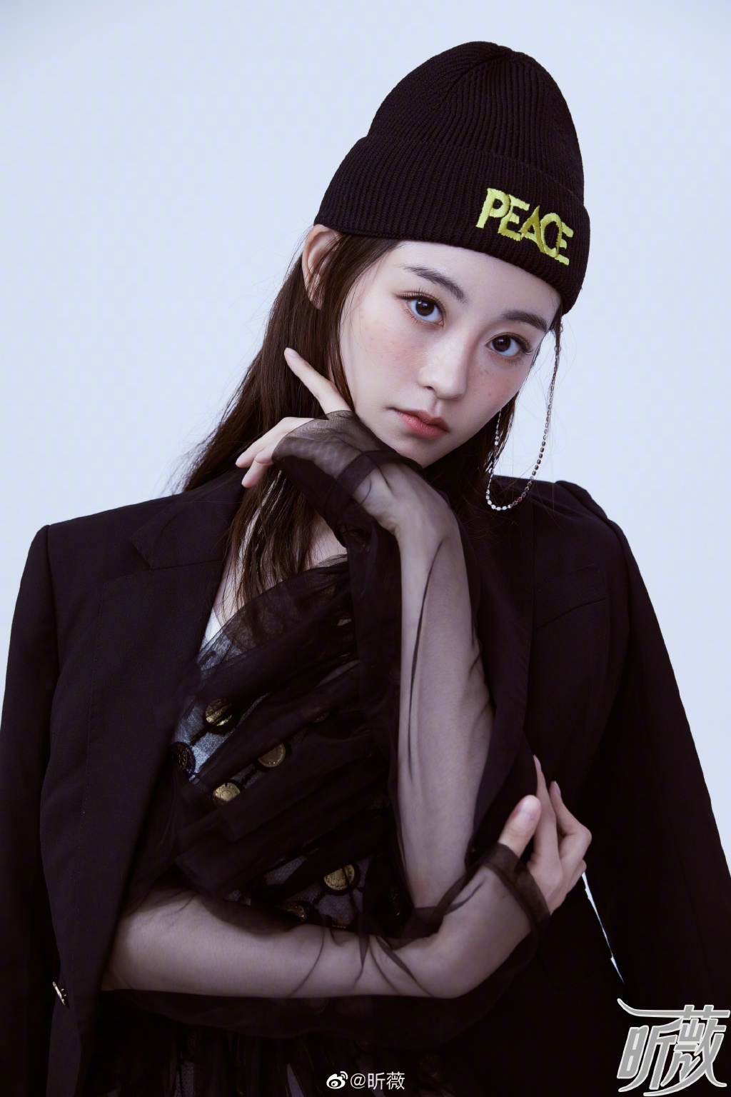 中国内地黑龙江齐齐哈尔女演员祝绪丹甜美元气写真桌面壁纸图片