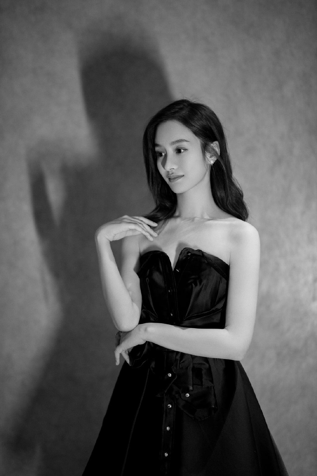 陆妍淇率真时尚街拍写真图片图片