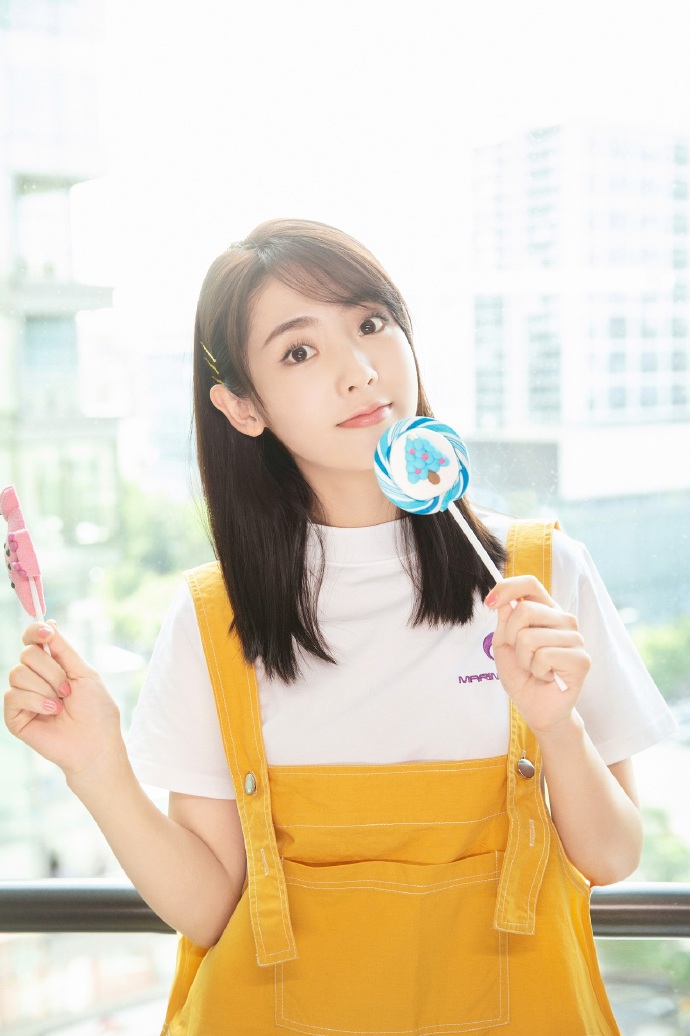 高清中国内地北京朝阳女演员邢菲清爽唯美高清桌面壁纸图片