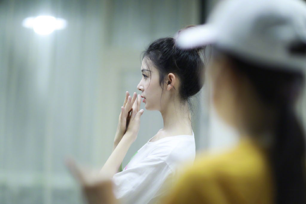 金晨图片 金晨优雅舞蹈写真图片图片