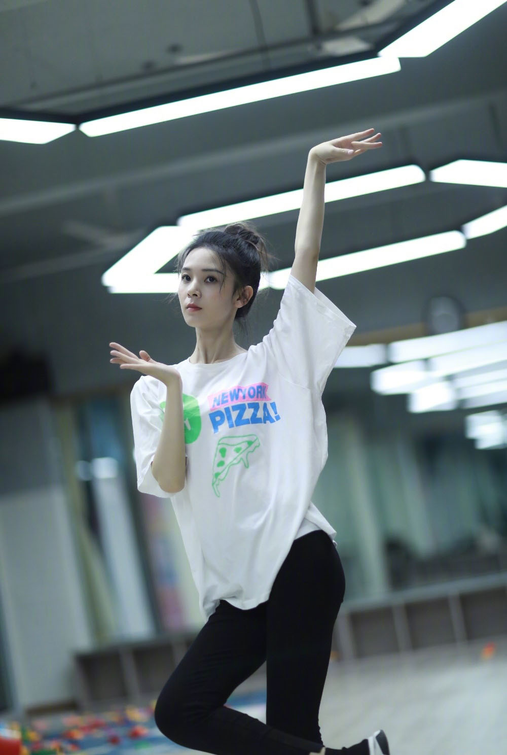 金晨图片 金晨优雅舞蹈写真图片图片