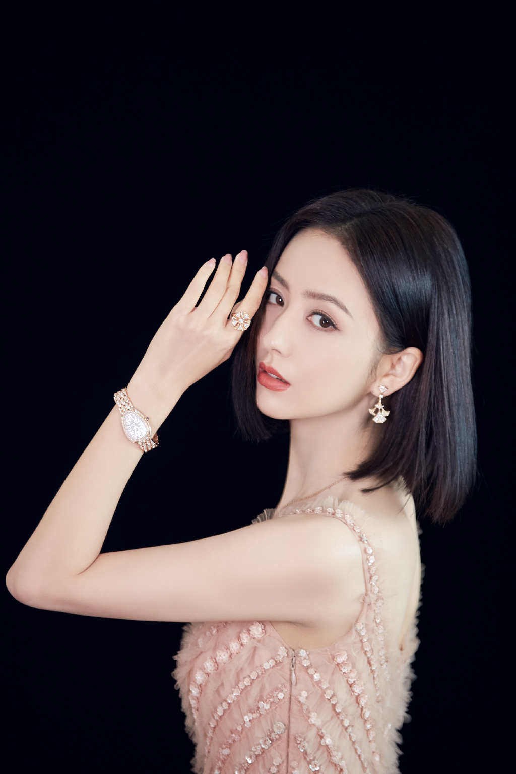 佟丽娅裸色长裙清新淡雅写真图片图片
