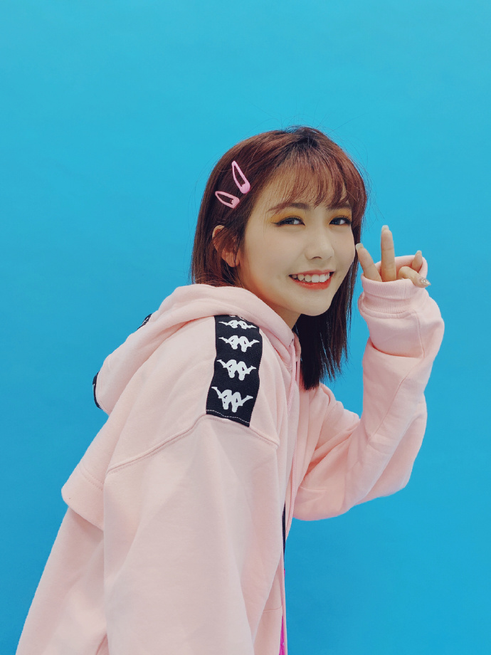 高清广东深圳女星火箭少女101yamy赖美云傅菁黑白配写真图片图片