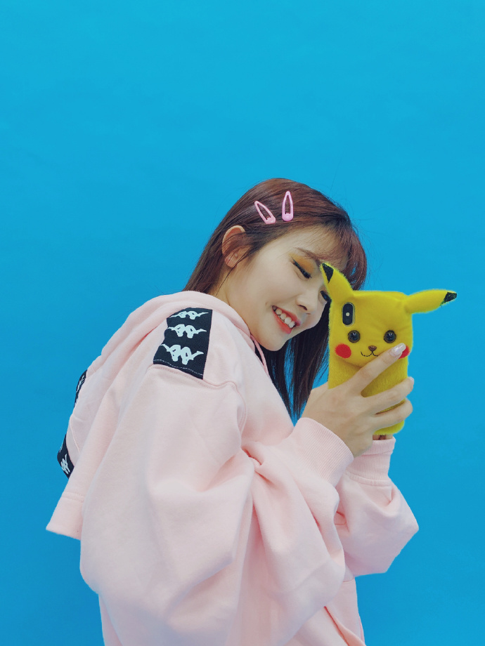 高清广东深圳女星火箭少女101yamy赖美云傅菁黑白配写真图片图片