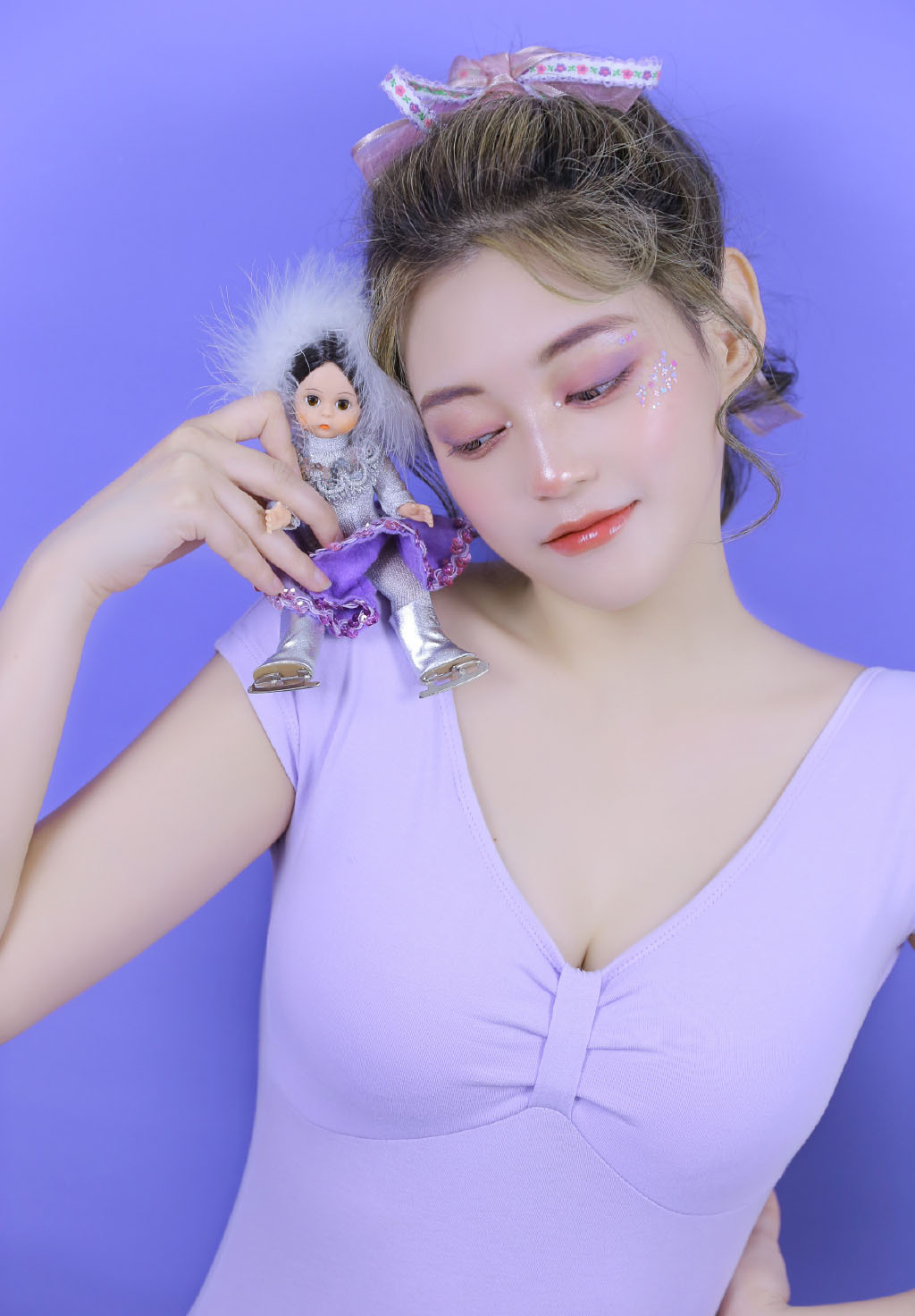 高清00后青春美少女热裤美女吊带锁骨性感私房写真图片