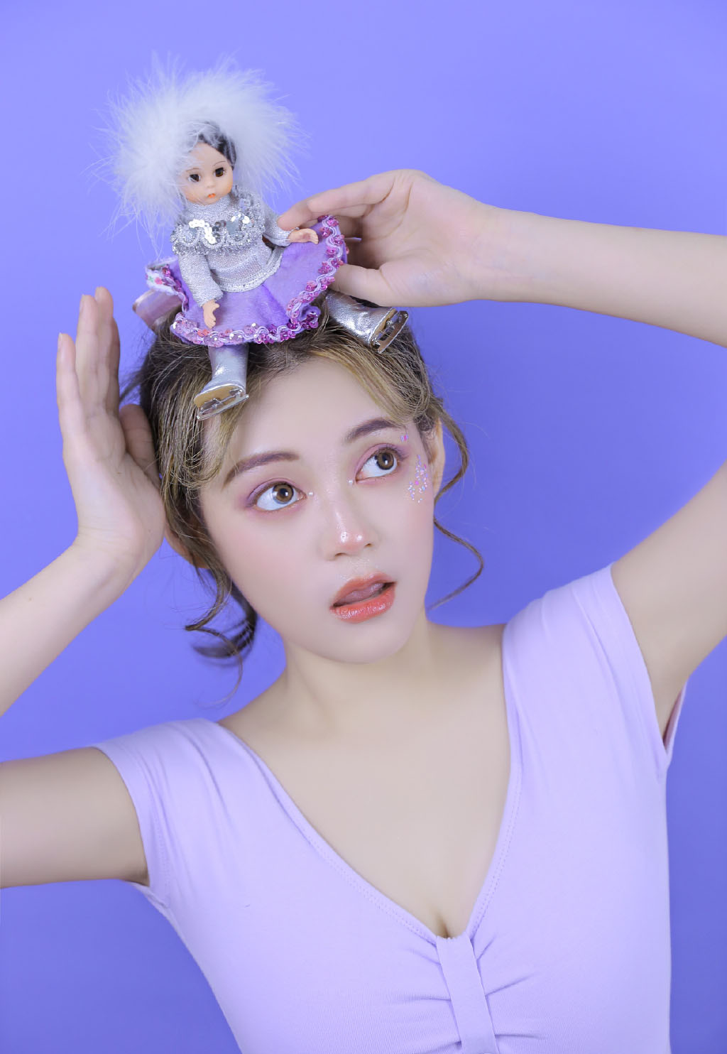 高清00后青春美少女热裤美女吊带锁骨性感私房写真图片