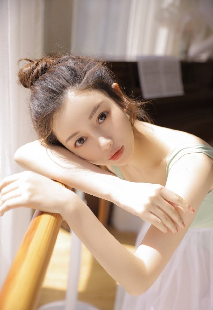 金晨图片 金晨优雅舞蹈写真图片图片