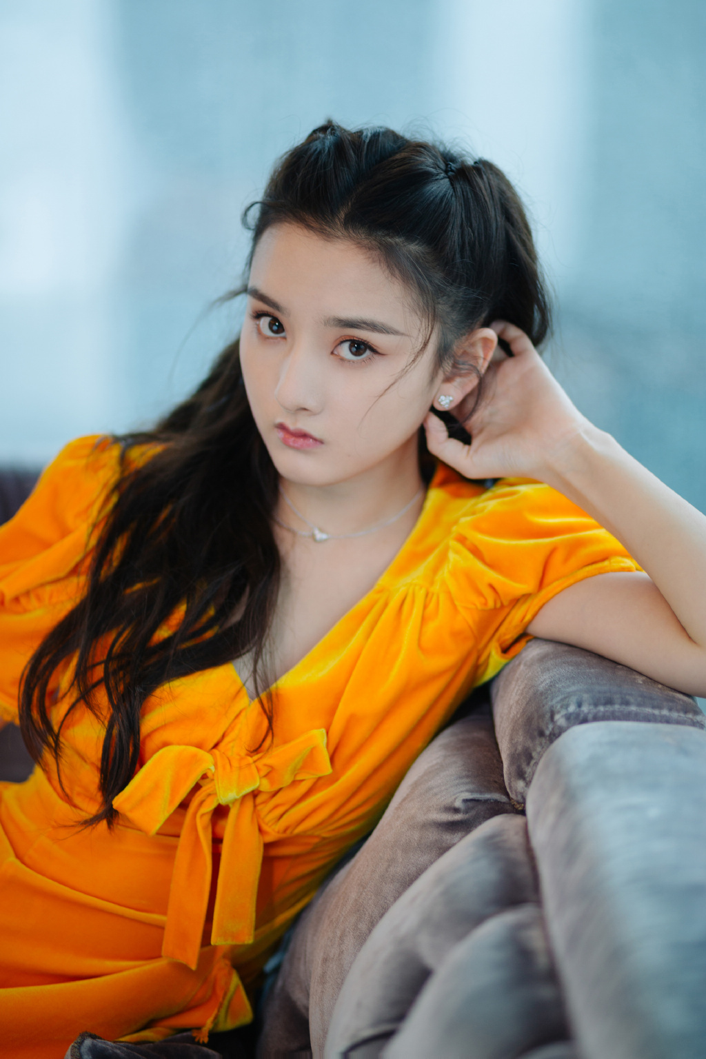 中国北京当代95后女演员宋祖儿时尚芭莎写真图片桌面电脑壁纸图片 中国北京当代95后女演员宋祖儿时尚芭莎写真图片桌面电脑壁纸图片