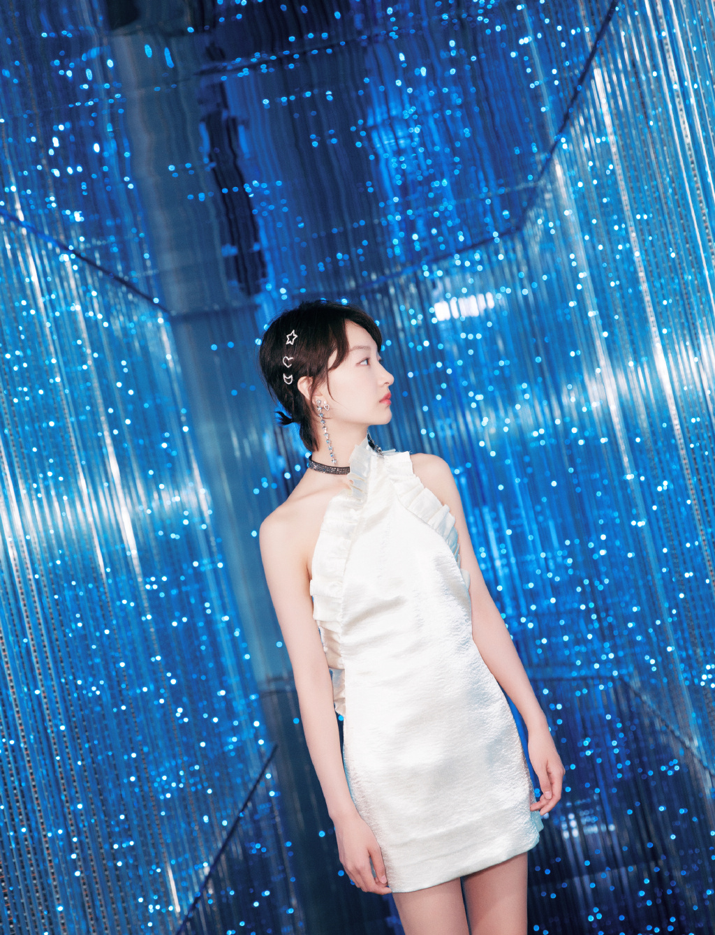 高清中国内地影视河北省石家庄女演员周冬雨百变造型时尚杂志写真图片壁纸图片
