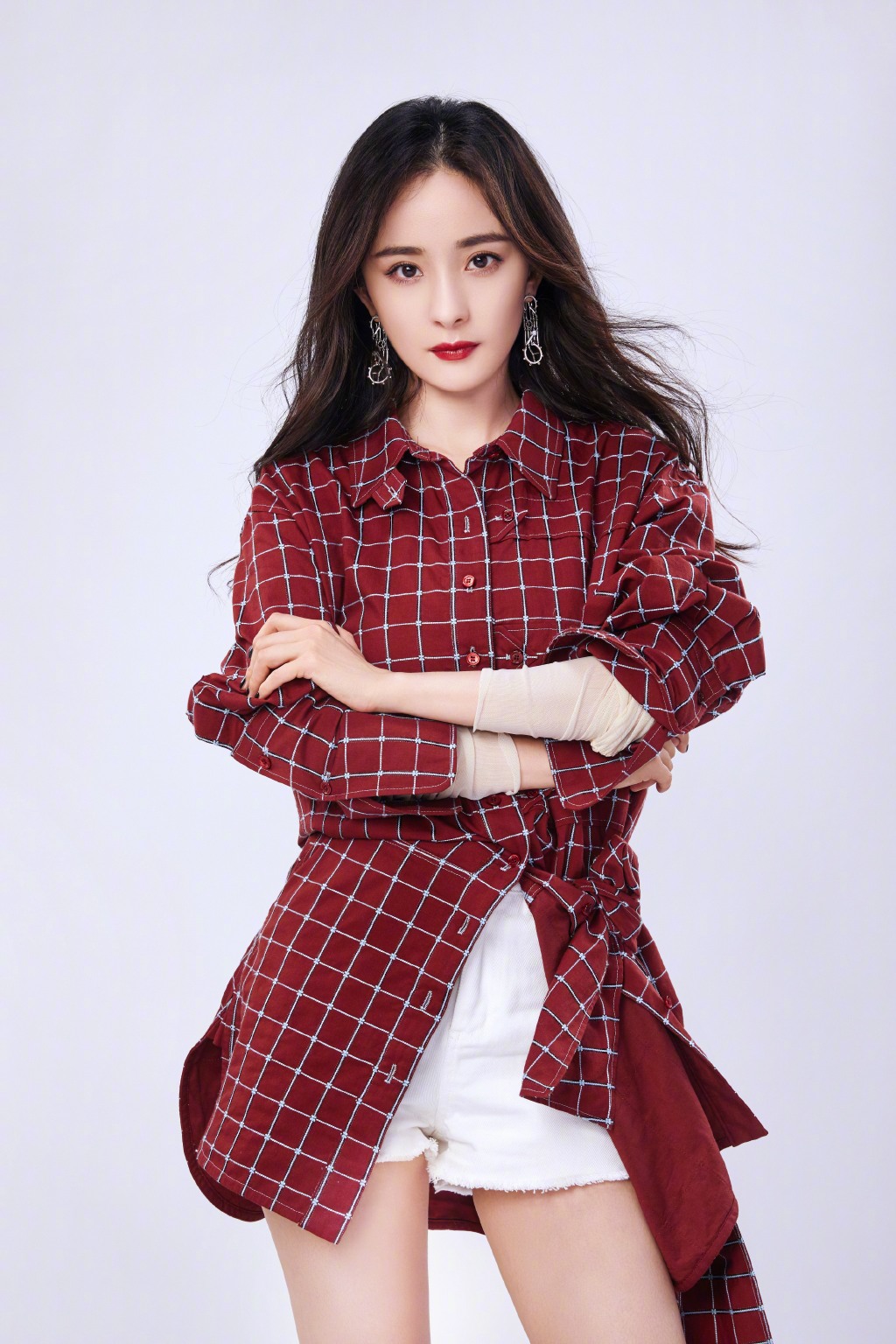 中国内地北京影视女演员杨幂温柔性感高清桌面壁纸图片