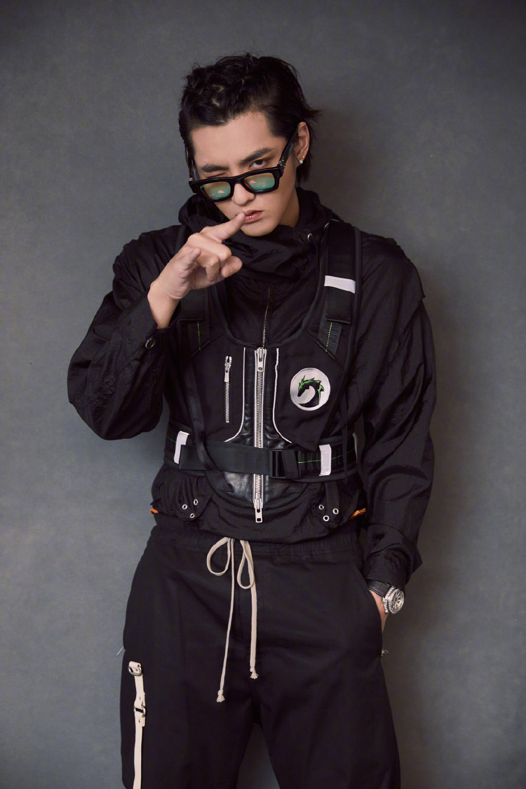 高清广州男明星吴亦凡单曲宣传照写真图片图片
