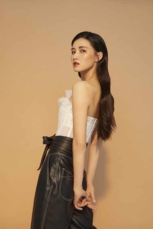 高清女星周开开魅力艺性感走秀图片图片