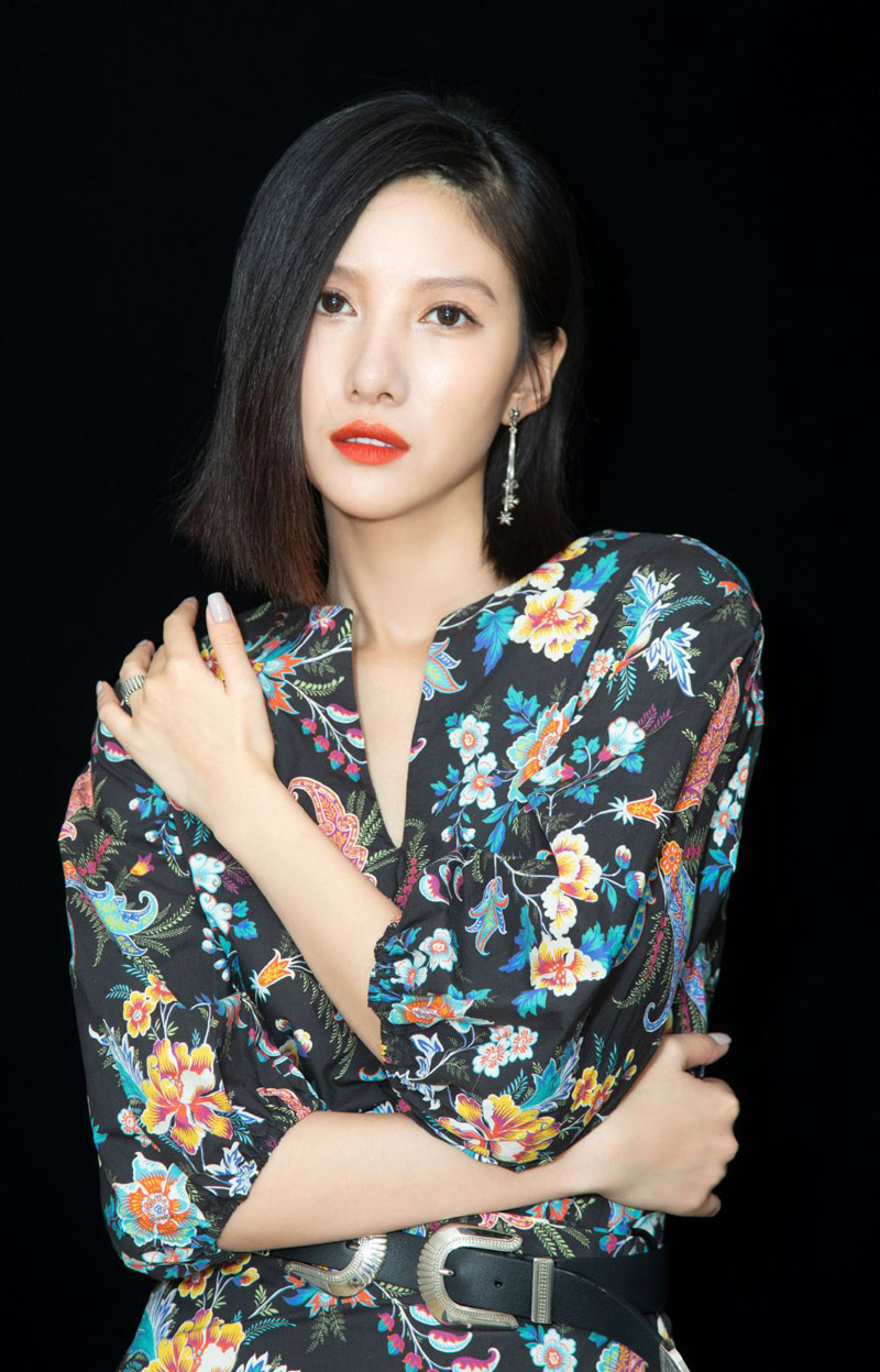 中国内地山东济南女演员吴优魅惑性感时尚杂志写真大片图片