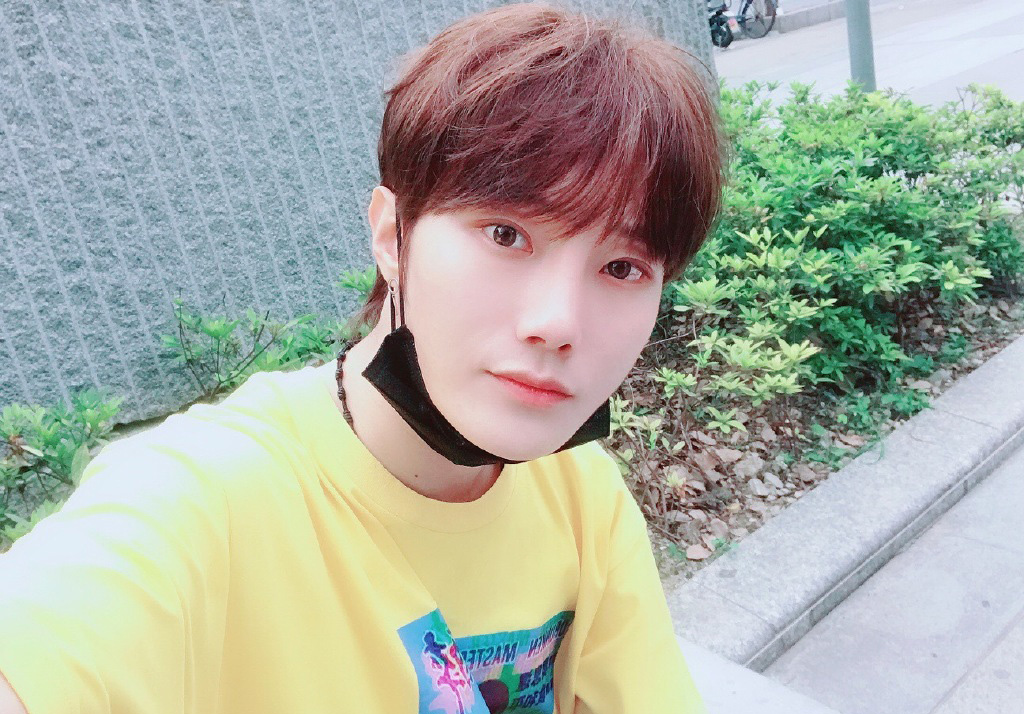 高清内地男星刘也慵懒帅气剧照写真图片图片