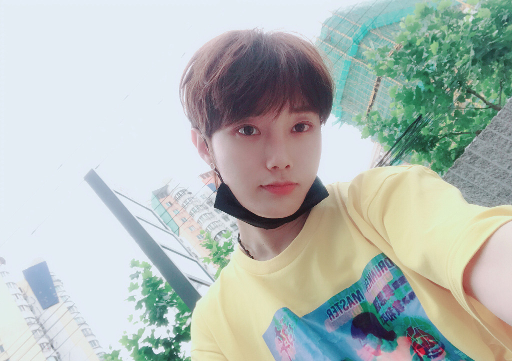高清内地男星刘也红发清新写真图片图片
