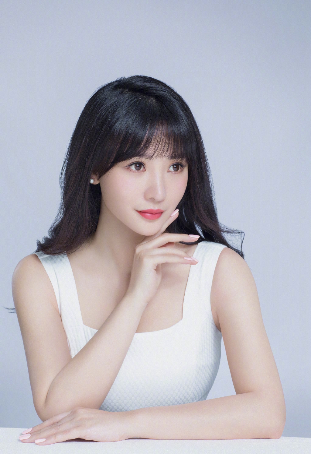中国内地湖南衡阳女演员柳岩写真电脑桌面壁纸之网络美女图片