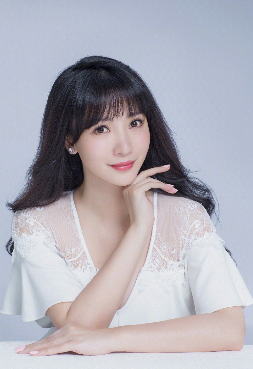 中国内地湖南衡阳女演员柳岩写真电脑桌面壁纸之网络美女图片