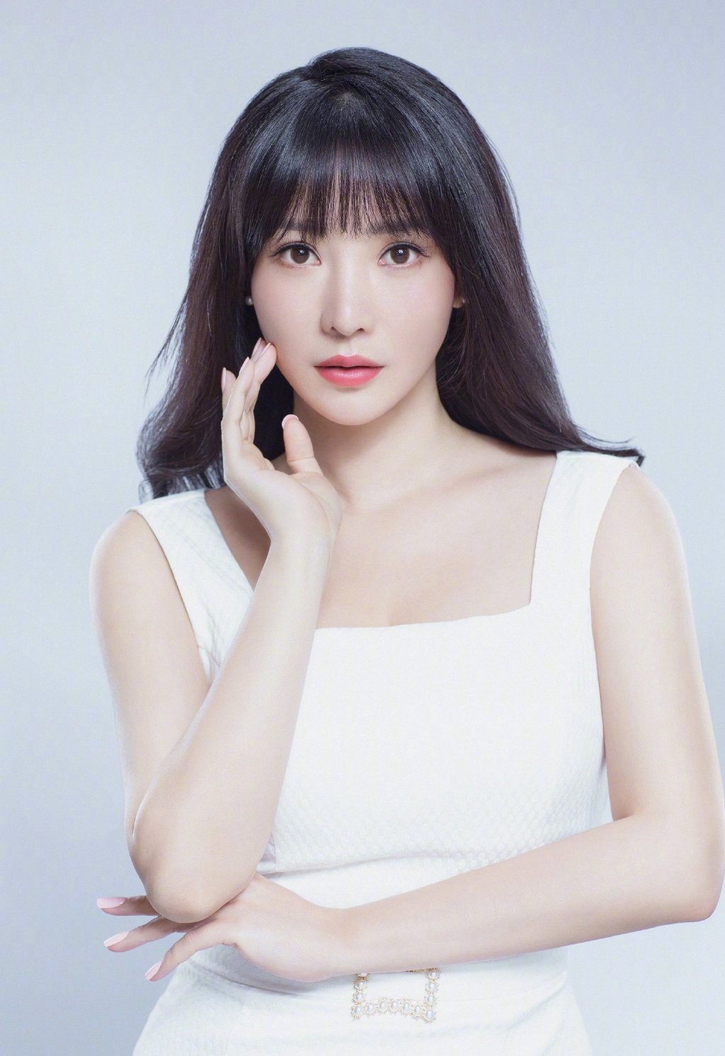 中国内地湖南衡阳女演员柳岩写真电脑桌面壁纸之网络美女图片