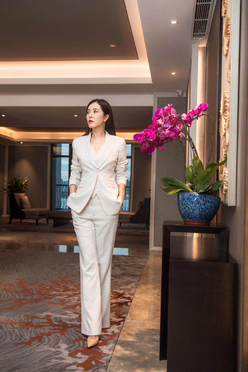 曾黎成熟妩媚时尚写真大片图片
