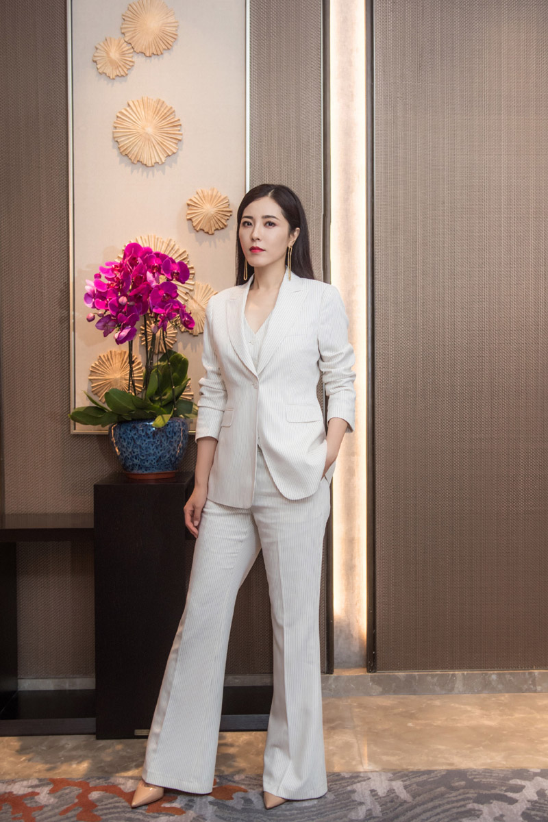 曾黎成熟妩媚时尚写真大片图片