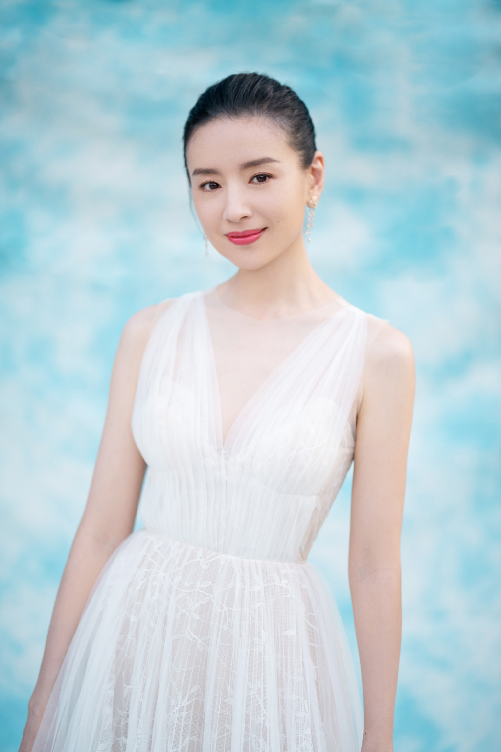 董洁黑白文艺范时尚写真大片图片