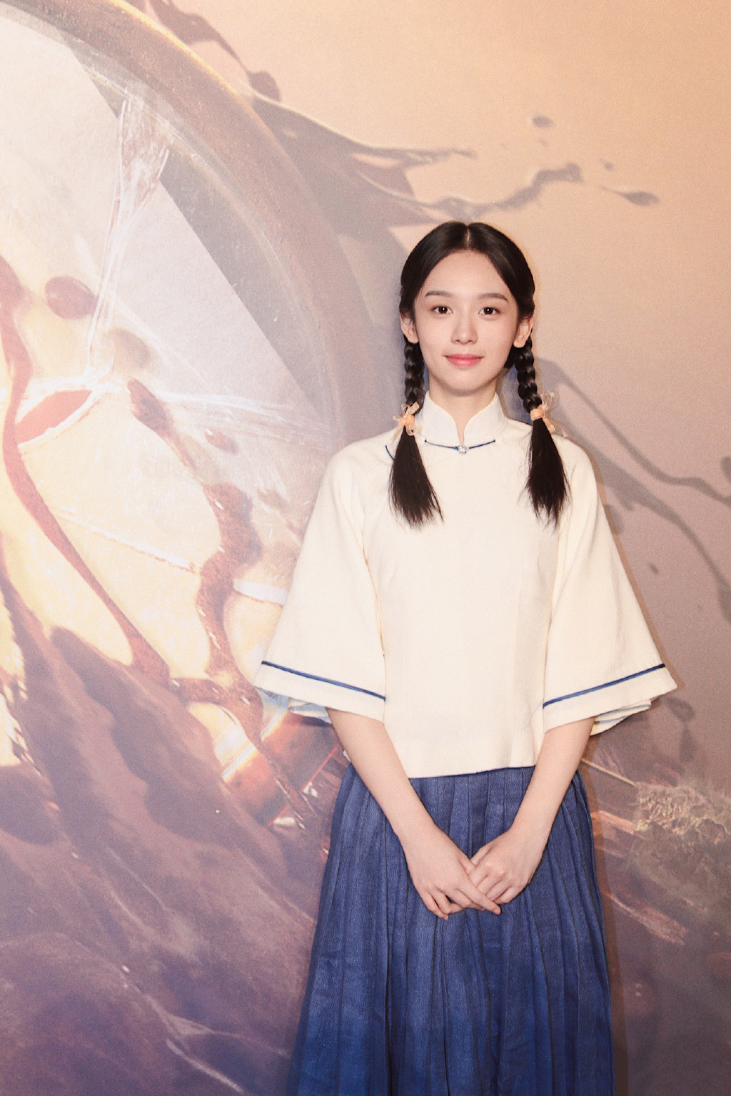 华晨宇红衣少年光影写真图片图片