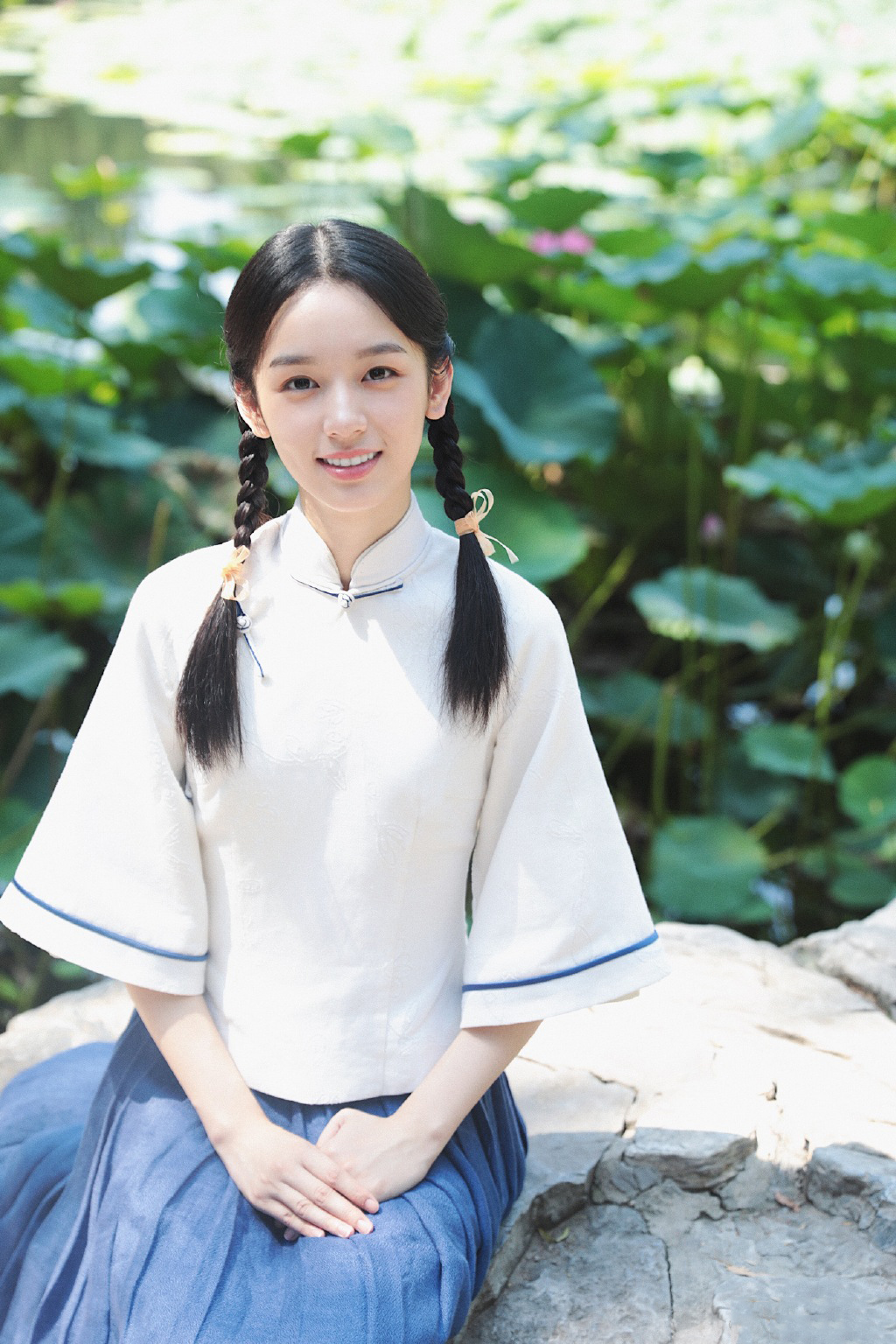华晨宇红衣少年光影写真图片图片