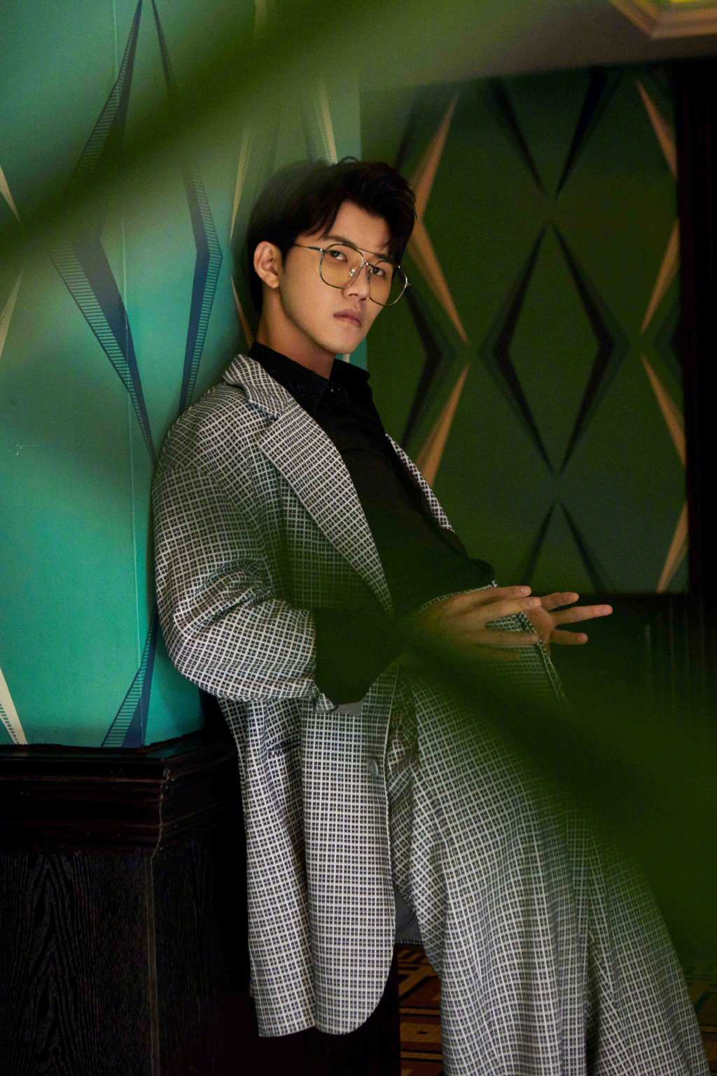 高清大陆男星陆思恒复古格调写真图片图片