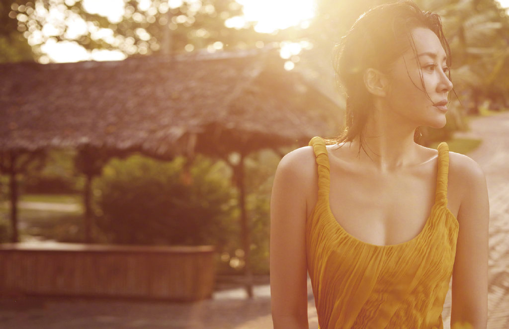 许晴湿发性感女人味写真图片图片