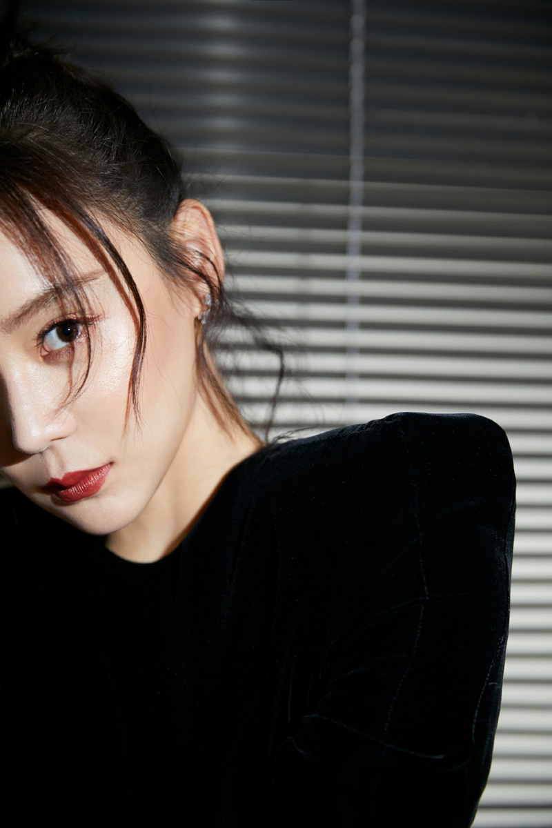 高清中国内地影视湖北省襄阳女演员袁姗姗羽毛裙唯美写真桌面壁纸图片 高清中国内地影视湖北省襄阳女演员袁姗姗羽毛裙唯美写真桌面壁纸图片