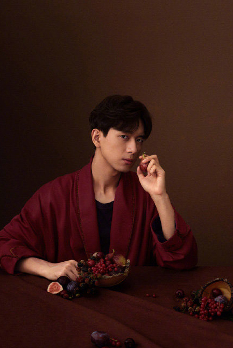 中国内地湖北荆州男演员李现男友力十足休闲写真图片图片