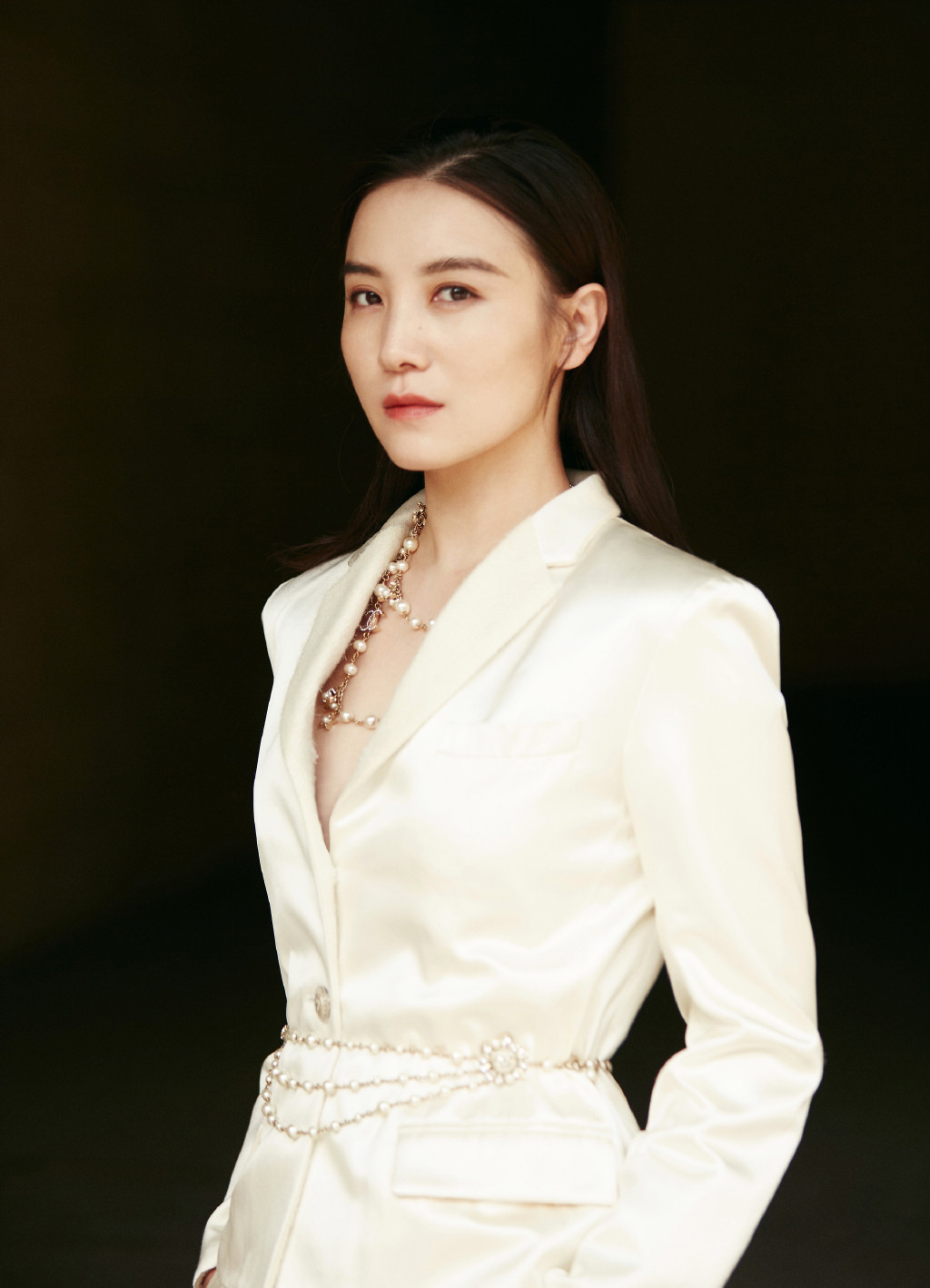 黑龙江省哈尔滨市南岗女明显宋佳钉珠连衣裙优雅写真图片图片