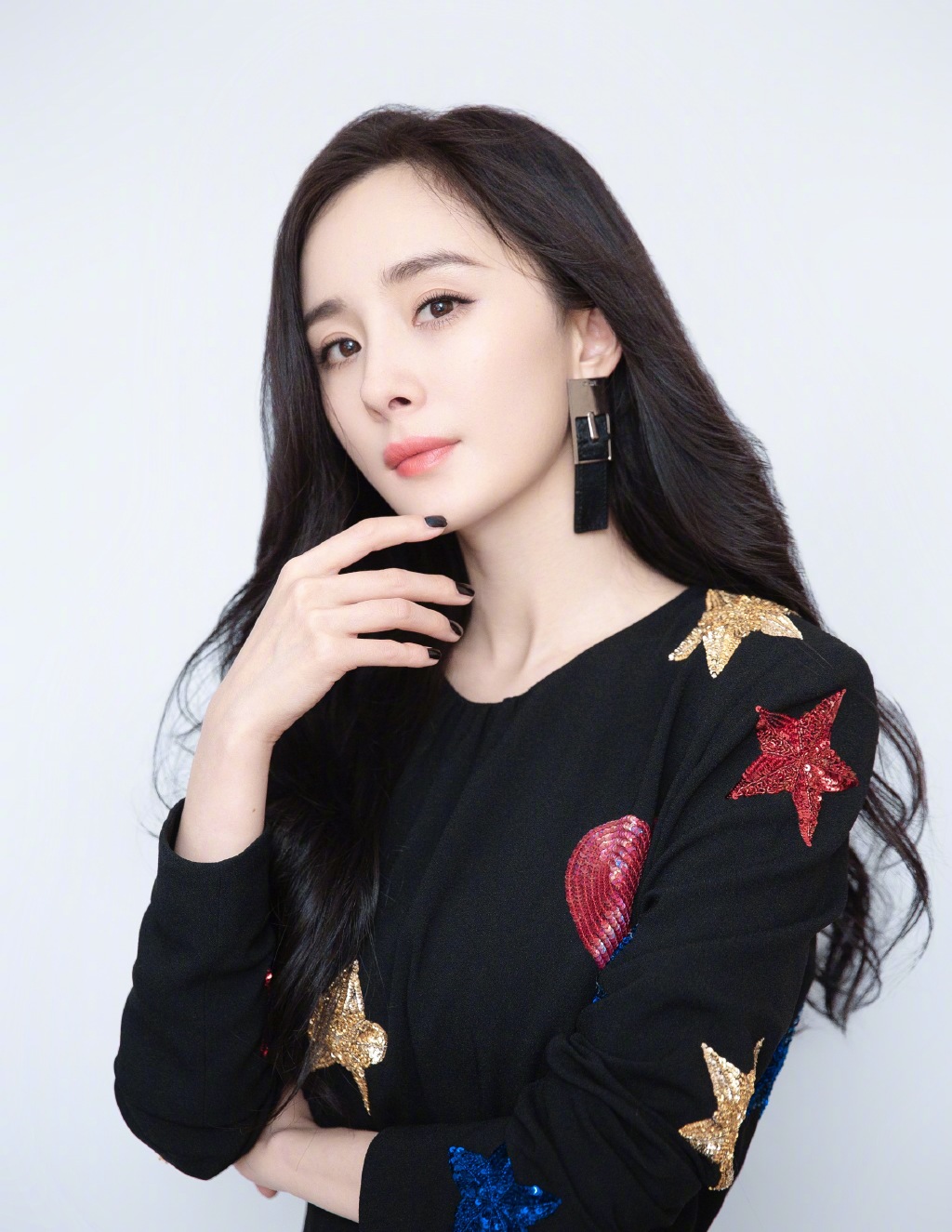 中国内地北京影视女演员杨幂优雅复古写真桌面壁纸图片