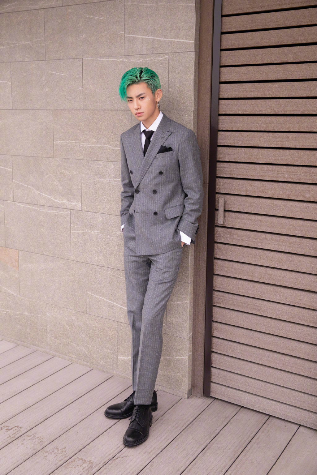 高清男明星王琳凯暗黑骑士风帅气写真图片图片